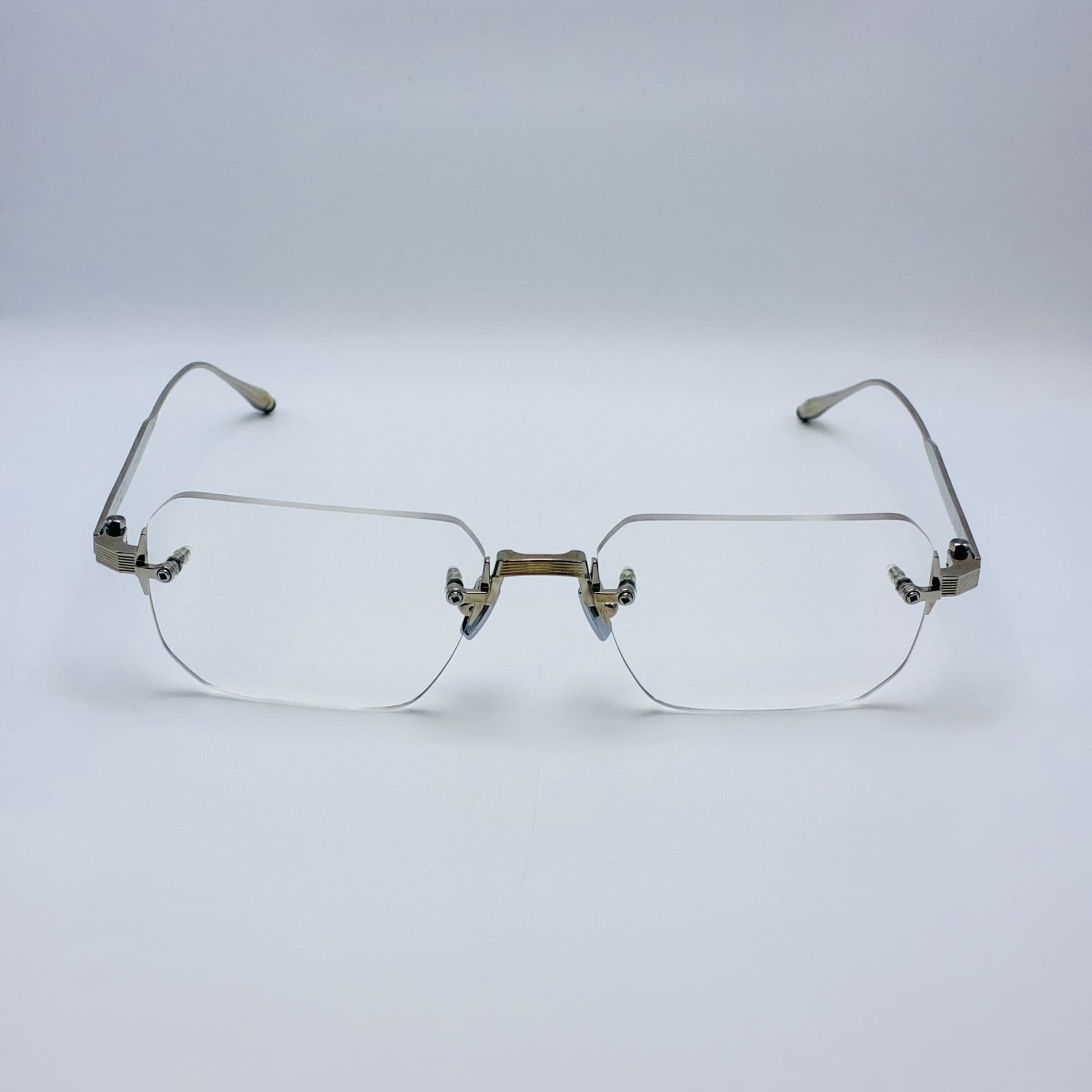 Akoni AKX-540B-JUNO-FOUR