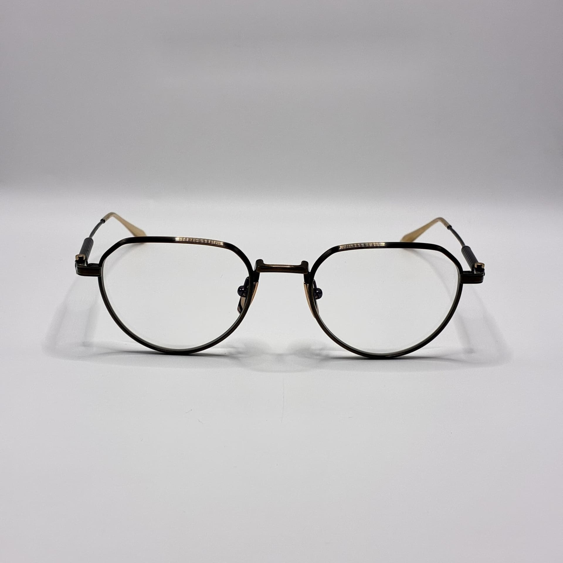 Akoni AKX-305D-ARTEMIS