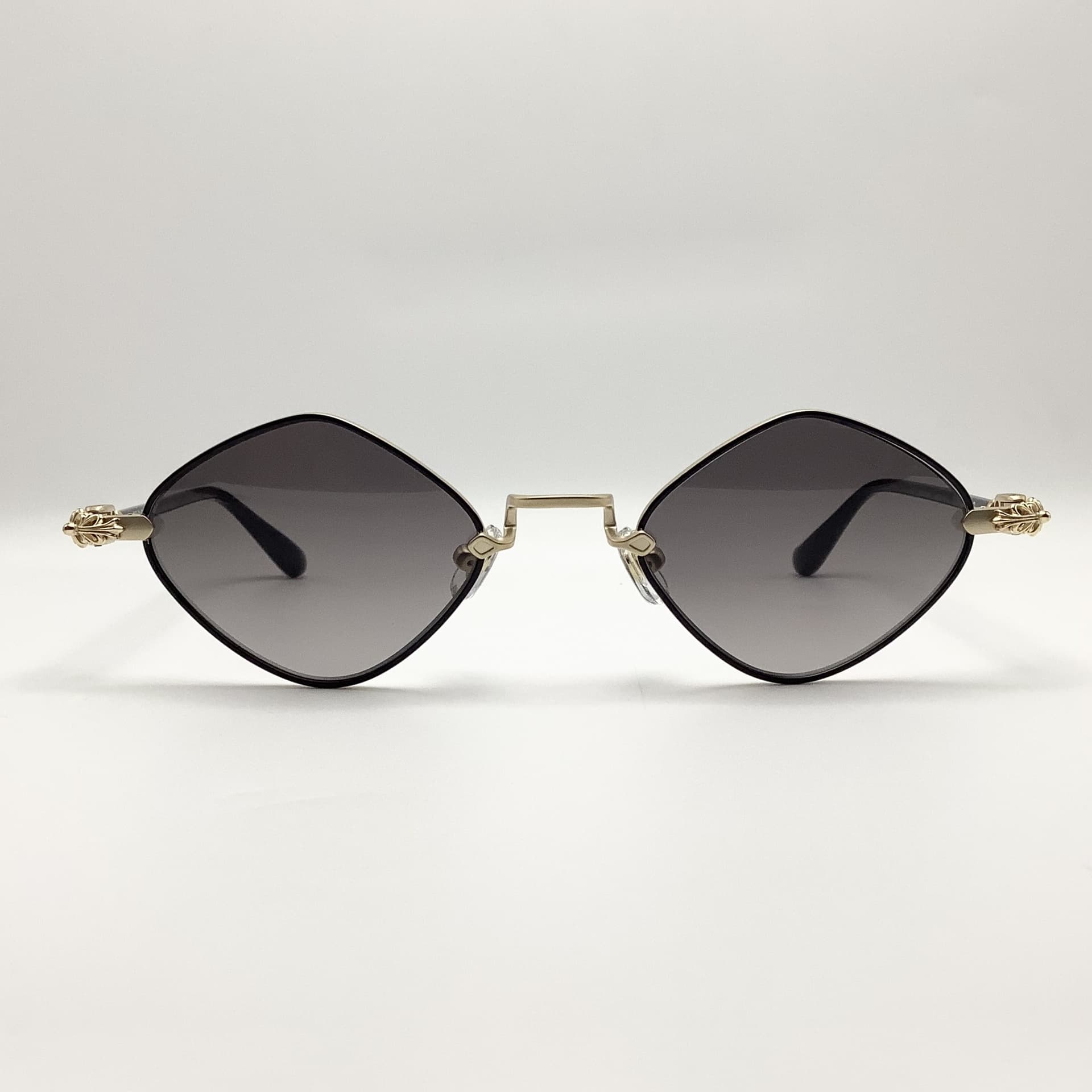 CHROME HEARTS DIAMOND DOG